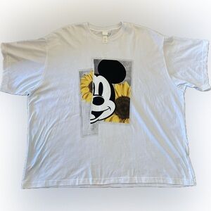 197. Disney H&M White Crewneck Tee with Small Logo Tag, Size XXL